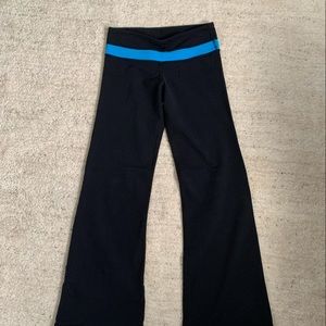 Vintage Lululemon flare wide leg pants Y2K small